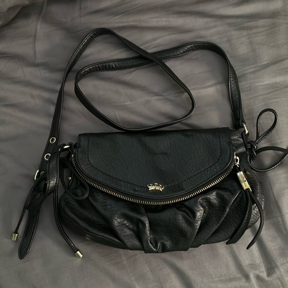 Black juicy crossbody bag